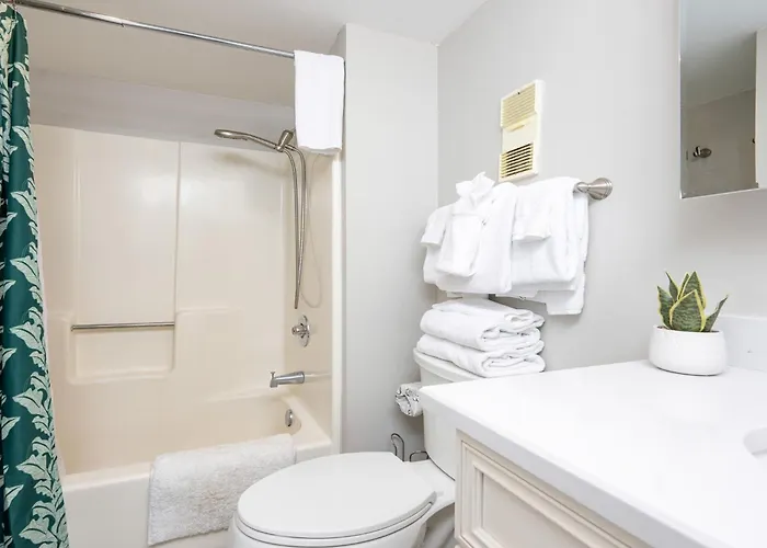 Surf & Racquet 603c Apartment *